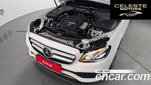 MERCEDES BENZ E-Classe W213 E300 4MATIC Avantgarde 2017 — photo 6 sur 20