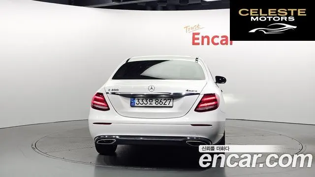 MERCEDES BENZ E-Classe W213 E300 4MATIC Avantgarde 2017 — photo 4 sur 20