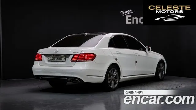 MERCEDES BENZ E-Classe W212 E300 Avantgarde 2014 — photo 2 sur 20