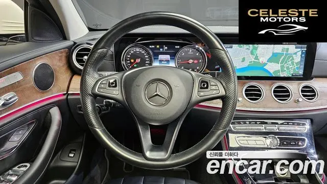 MERCEDES BENZ E-Classe W213 E220d Exclusive 2017 — photo 13 sur 20