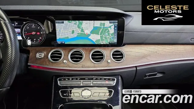 MERCEDES BENZ E-Classe W213 E220d Exclusive 2017 — photo 16 sur 20