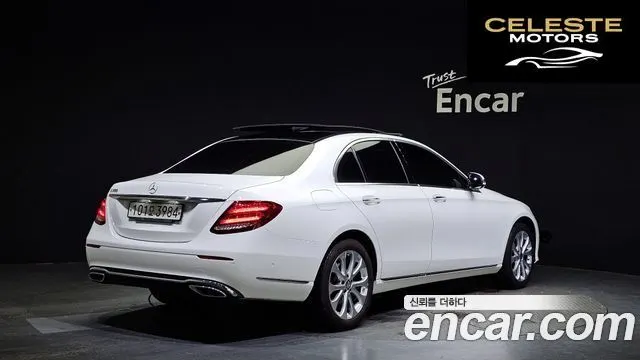 MERCEDES BENZ E-Classe W213 E220d Exclusive 2017 — photo 2 sur 20