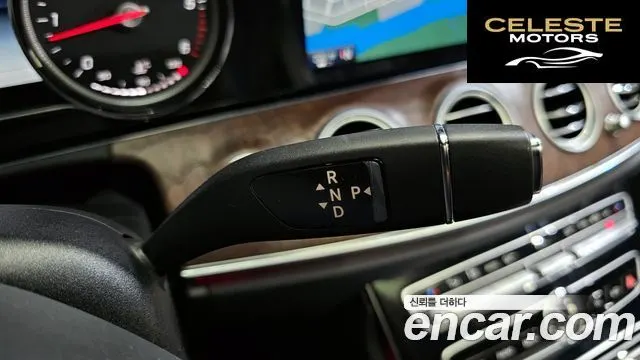 MERCEDES BENZ E-Classe W213 E220d Exclusive 2017 — photo 9 sur 20
