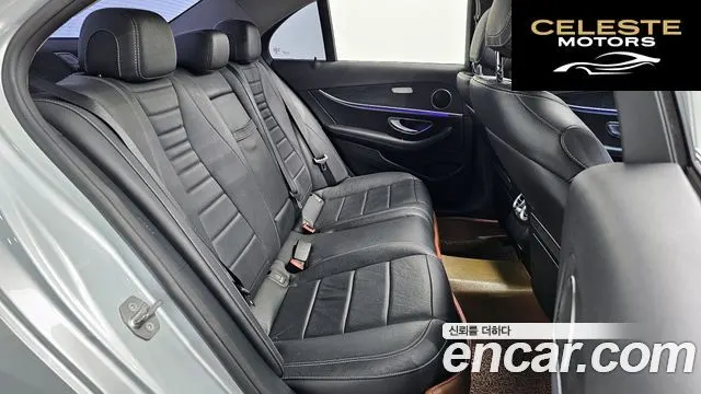 MERCEDES BENZ E-Classe W213 E300 Avantgarde 2017 — photo 12 sur 26