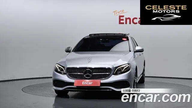 MERCEDES BENZ E-Classe W213 E300 Avantgarde 2017 — photo 3 sur 26