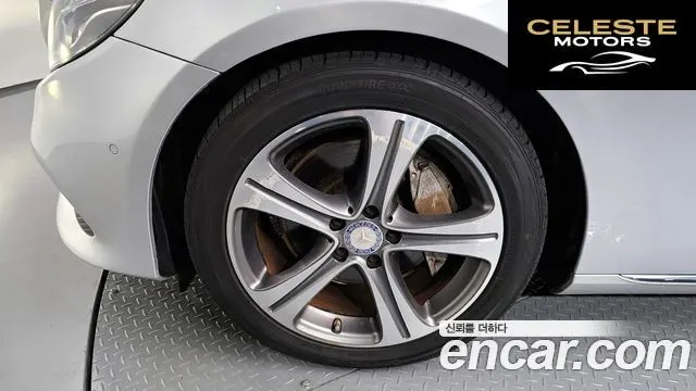 MERCEDES BENZ E-Classe W213 E300 Avantgarde 2017 — photo 5 sur 26
