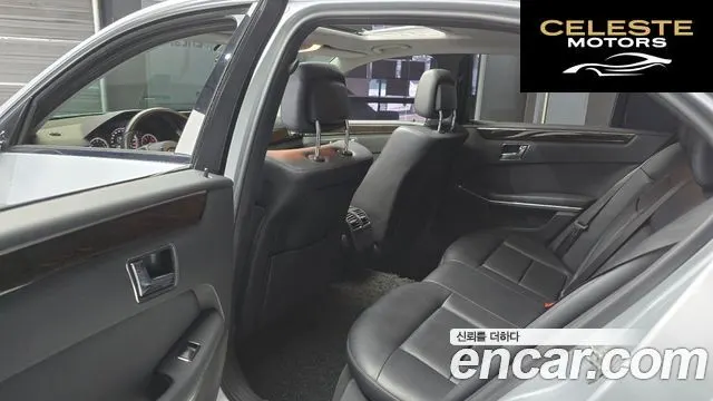 MERCEDES BENZ E-Classe W212 E200 CGI 2011 — photo 13 sur 20