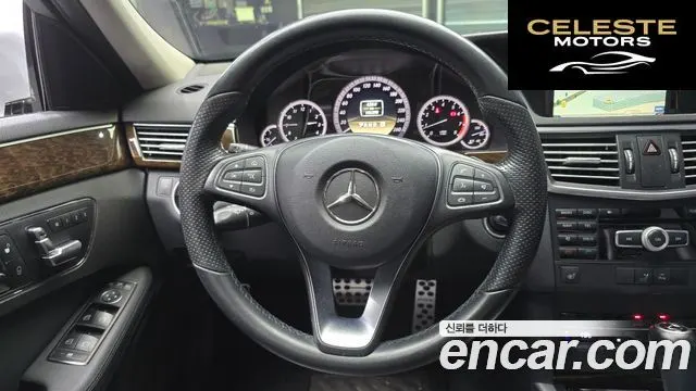 MERCEDES BENZ E-Classe W212 E200 CGI 2011 — photo 14 sur 20