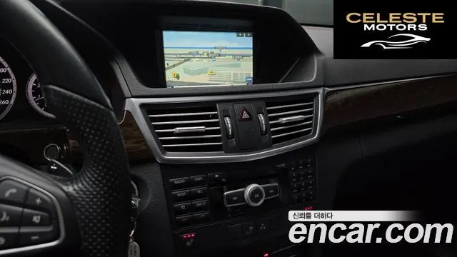 MERCEDES BENZ E-Classe W212 E200 CGI 2011 — photo 15 sur 20