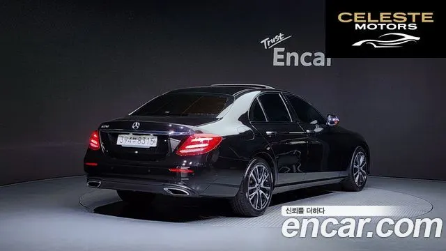 MERCEDES BENZ E-Classe W213 E250 Avantgarde 2020 — photo 2 sur 20