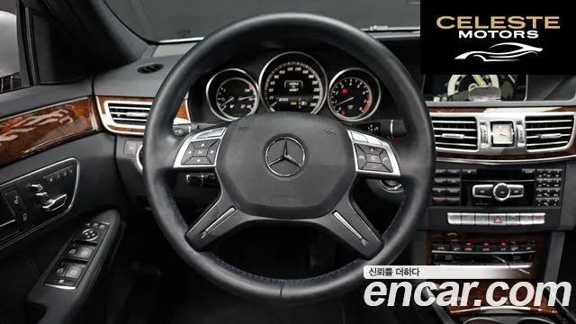 MERCEDES BENZ E-Classe W212 E300 2014 — photo 13 sur 26