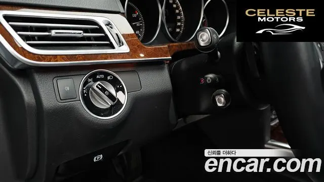 MERCEDES BENZ E-Classe W212 E300 2014 — photo 17 sur 26
