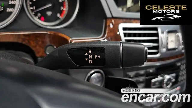 MERCEDES BENZ E-Classe W212 E300 2014 — photo 9 sur 26