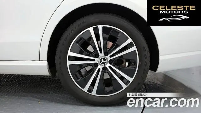 MERCEDES BENZ E-Classe W213 E250 Avantgarde 2021 — photo 5 sur 20