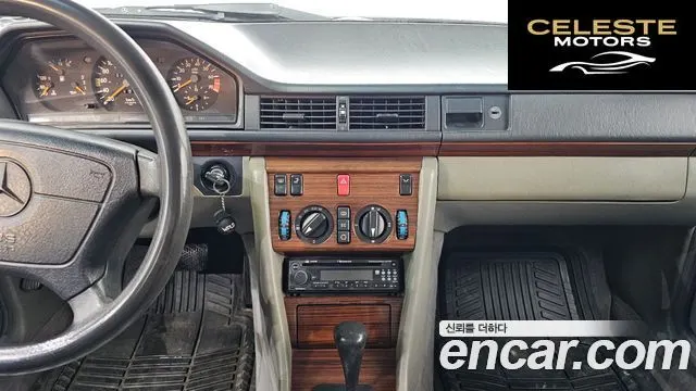 MERCEDES BENZ E-Classe W124 E220 1994 — photo 15 sur 20