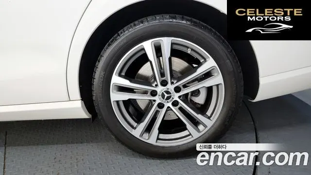 MERCEDES BENZ E-Classe W213 E350 4MATIC Avantgarde 2021 — photo 5 sur 20