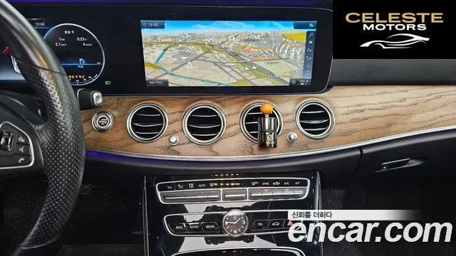 MERCEDES BENZ E-Classe W213 E300 Exclusive 2018 — photo 14 sur 20