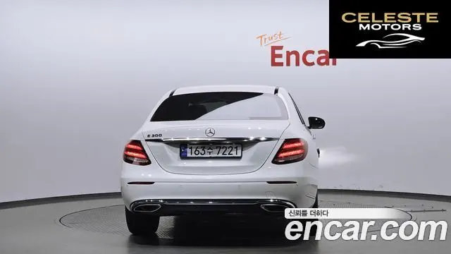 MERCEDES BENZ E-Classe W213 E300 Exclusive 2018 — photo 4 sur 20