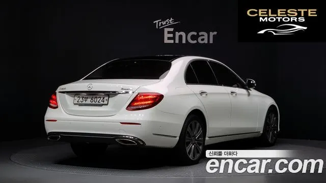 MERCEDES BENZ E-Classe W213 E400 4MATIC Exclusive 2017 — photo 2 sur 20