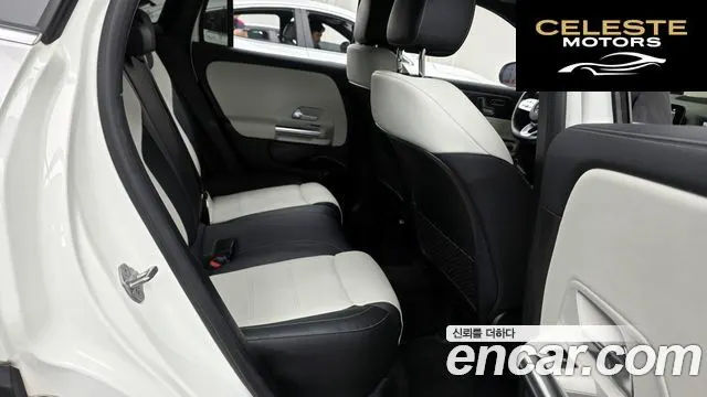 MERCEDES BENZ GLA-Classe H247 GLA250 4MATIC 2020 — photo 12 sur 20