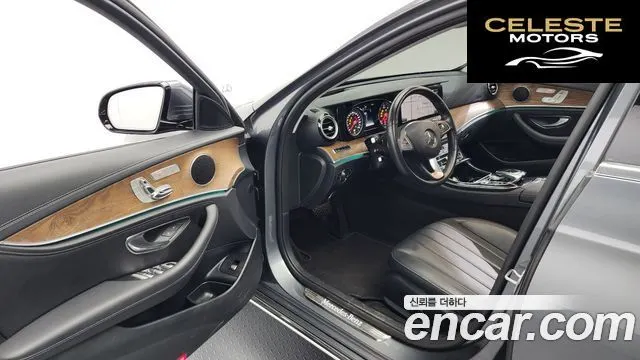 MERCEDES BENZ E-Classe W213 E220d 4MATIC Exclusive 2018 — photo 10 sur 20