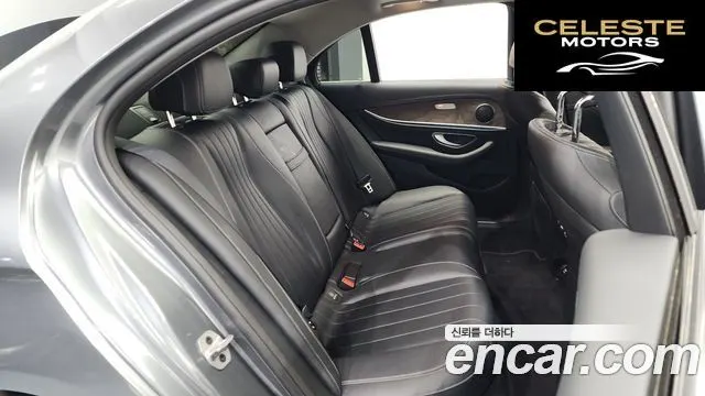 MERCEDES BENZ E-Classe W213 E220d 4MATIC Exclusive 2018 — photo 12 sur 20