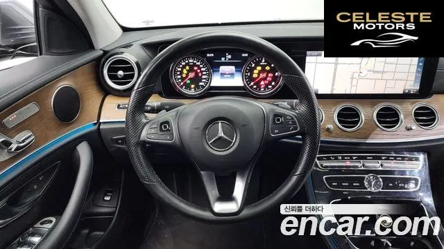 MERCEDES BENZ E-Classe W213 E220d 4MATIC Exclusive 2018 — photo 13 sur 20