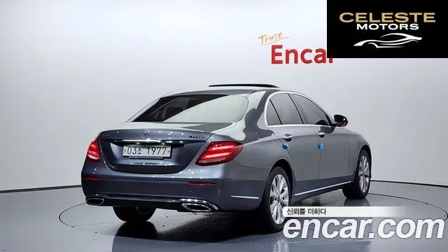 MERCEDES BENZ E-Classe W213 E220d 4MATIC Exclusive 2018 — photo 2 sur 20