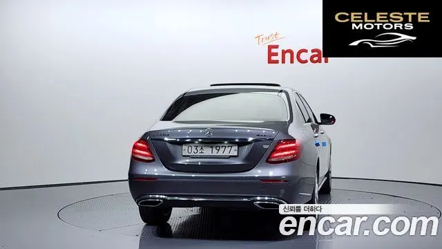MERCEDES BENZ E-Classe W213 E220d 4MATIC Exclusive 2018 — photo 4 sur 20