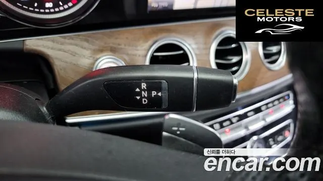 MERCEDES BENZ E-Classe W213 E220d 4MATIC Exclusive 2018 — photo 9 sur 20