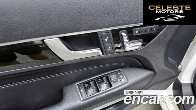 MERCEDES BENZ E-Classe W212 E200 Cabriolet 2014 — photo 13 sur 26
