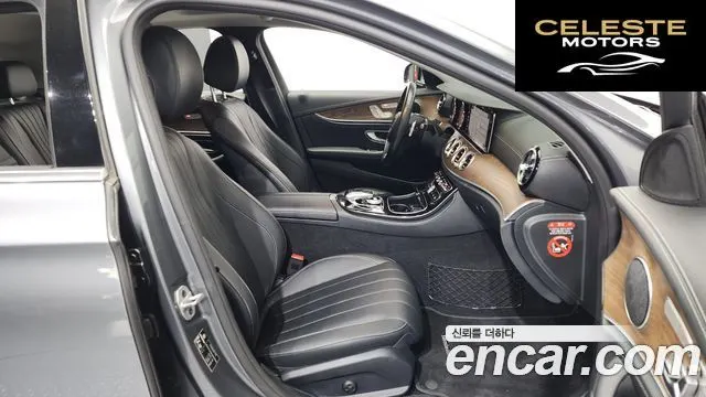 MERCEDES BENZ E-Classe W213 E220d 4MATIC Exclusive 2018 — photo 11 sur 20