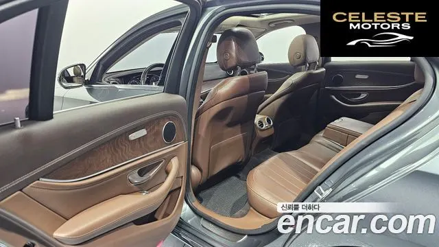 MERCEDES BENZ E-Classe W213 E220d Exclusive 2017 — photo 11 sur 20