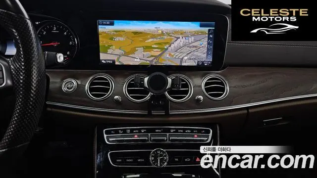 MERCEDES BENZ E-Classe W213 E220d Exclusive 2017 — photo 16 sur 20