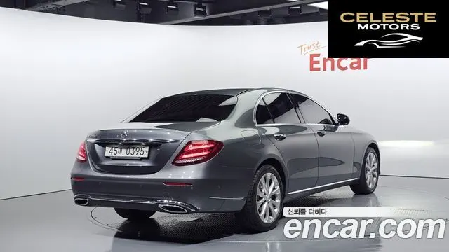 MERCEDES BENZ E-Classe W213 E220d Exclusive 2017 — photo 2 sur 20