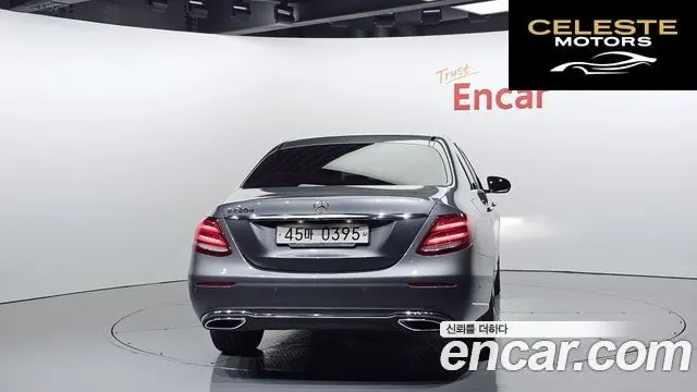MERCEDES BENZ E-Classe W213 E220d Exclusive 2017 — photo 4 sur 20