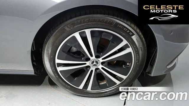 MERCEDES BENZ E-Classe W213 E250 Avantgarde 2021 — photo 5 sur 20