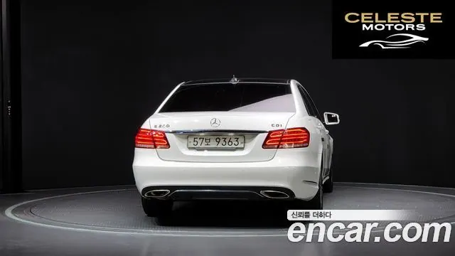 MERCEDES BENZ E-Classe W212 E220 CDI Avantgarde 2014 — photo 4 sur 20