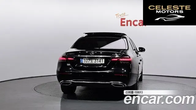 MERCEDES BENZ E-Classe W213 E300e 4MATIC Exclusive 2021 — photo 4 sur 20