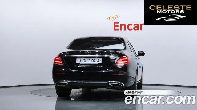 MERCEDES BENZ E-Classe W213 E300 4MATIC Avantgarde 2019 — photo 4 sur 26