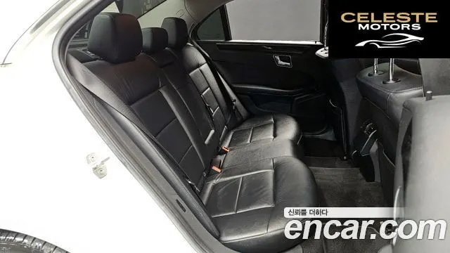 MERCEDES BENZ E-Classe W212 E200 CGI Avantgarde 2010 — photo 12 sur 20