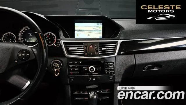 MERCEDES BENZ E-Classe W212 E200 CGI Avantgarde 2010 — photo 14 sur 20