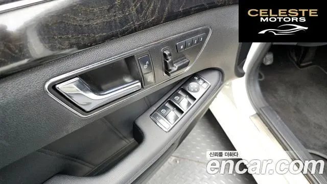 MERCEDES BENZ E-Classe W212 E200 CGI Avantgarde 2010 — photo 18 sur 20