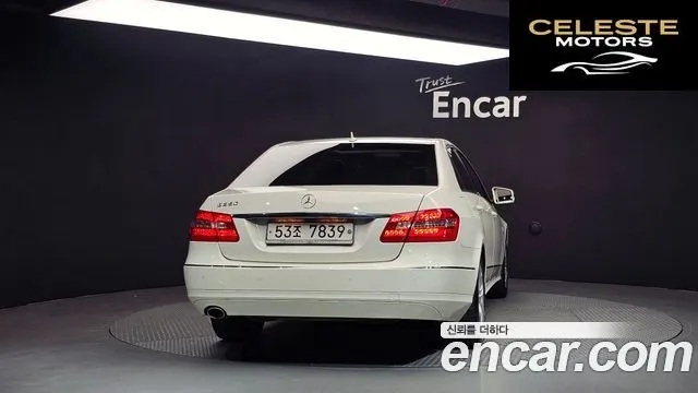 MERCEDES BENZ E-Classe W212 E200 CGI Avantgarde 2010 — photo 4 sur 20