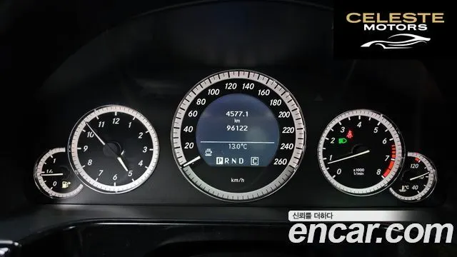 MERCEDES BENZ E-Classe W212 E200 CGI Avantgarde 2010 — photo 8 sur 20