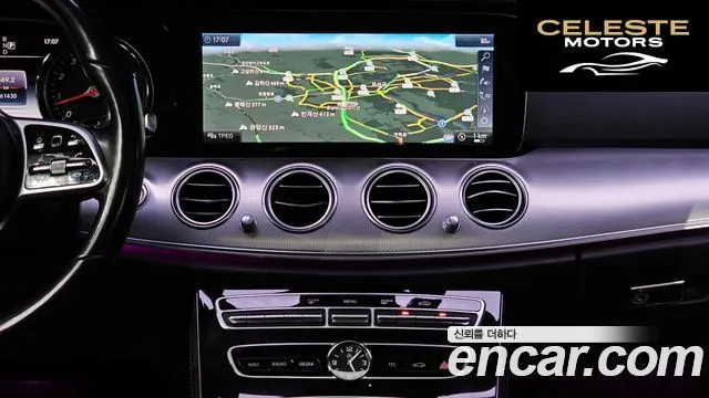 MERCEDES BENZ E-Classe W213 E300 Avantgarde 2019 — photo 16 sur 20