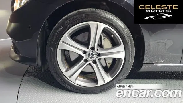 MERCEDES BENZ E-Classe W213 E300 Avantgarde 2019 — photo 5 sur 20