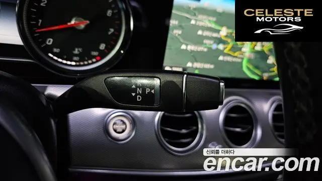 MERCEDES BENZ E-Classe W213 E300 Avantgarde 2019 — photo 9 sur 20