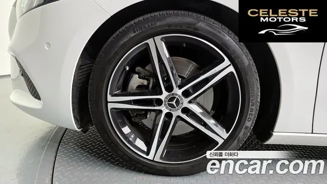 MERCEDES BENZ A-Classe W177 A250 4MATIC Berline 2020 — photo 5 sur 20