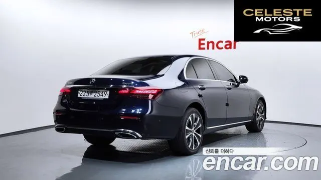 MERCEDES BENZ E-Classe W213 E300e 4MATIC Exclusive 2021 — photo 2 sur 20